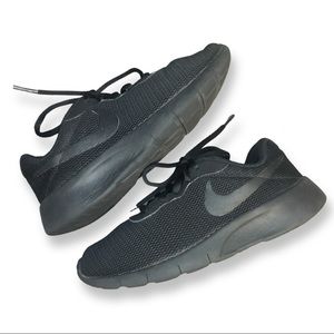 Little Boys Nike Tanjun All Black Tennis Shoes Size 1.5